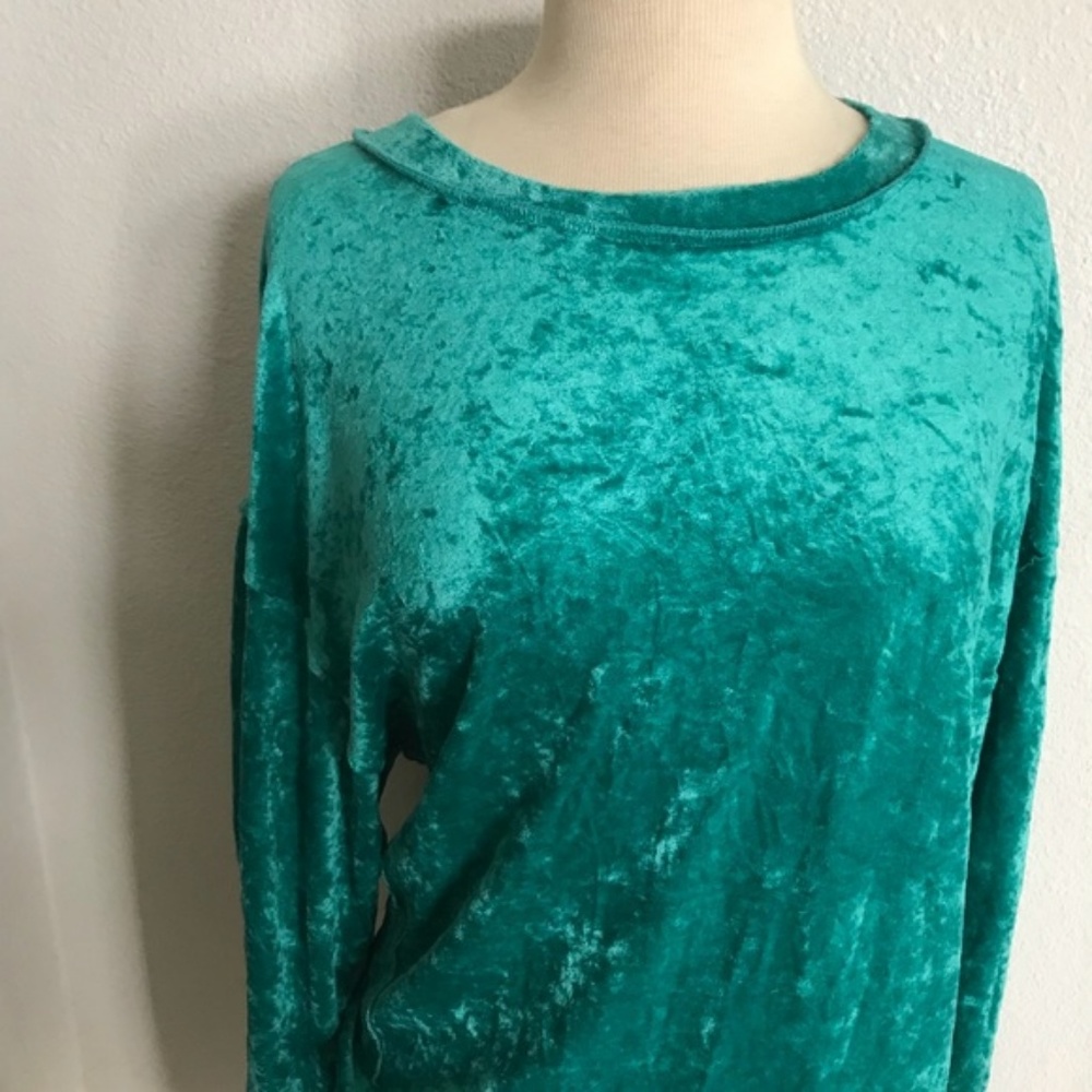 NWOT Free People Milan velvet pullover - Picture 2 of 4
